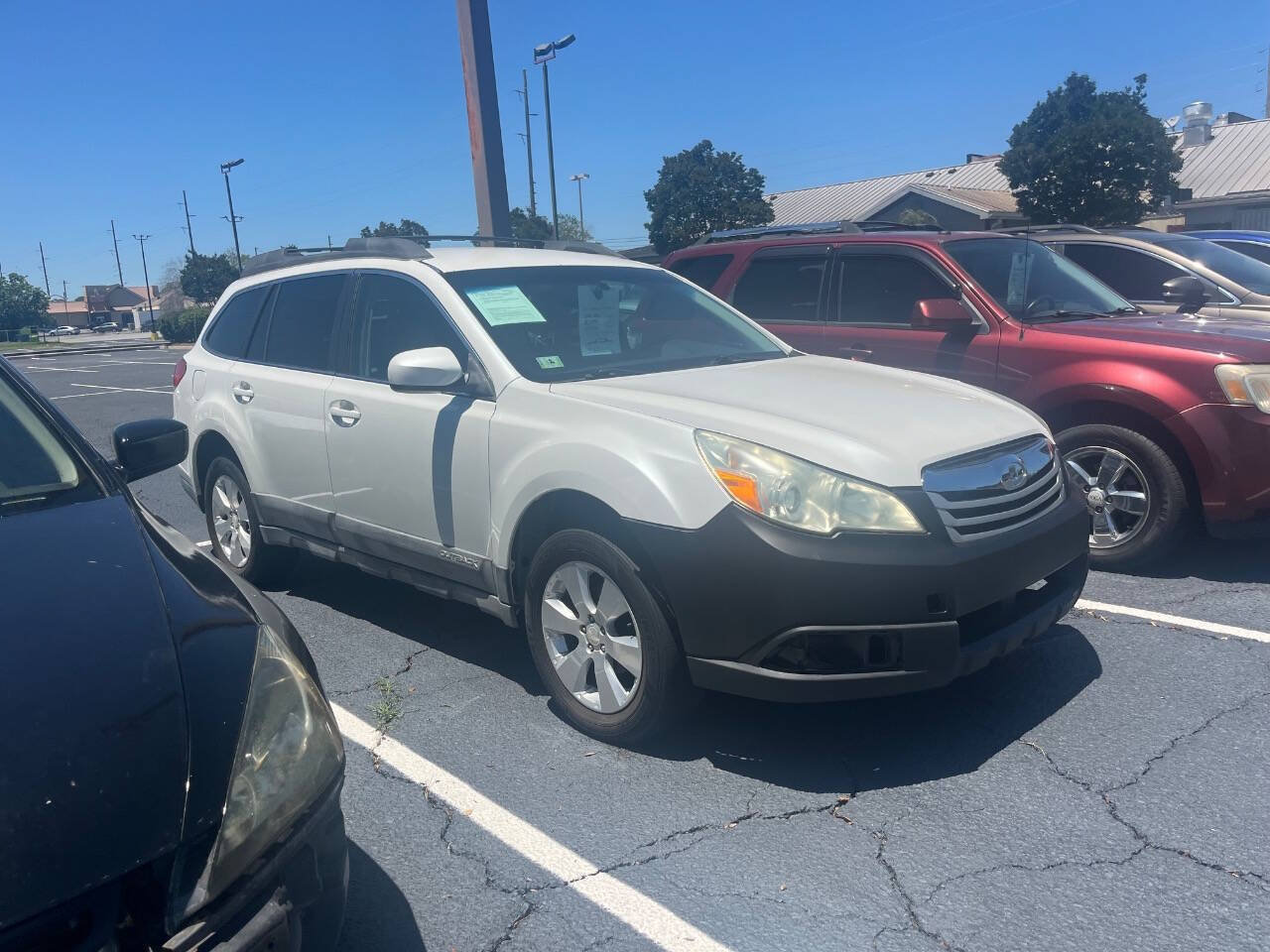 Used 2011 Subaru Outback 2.5i Premium AWD/4WD image 2