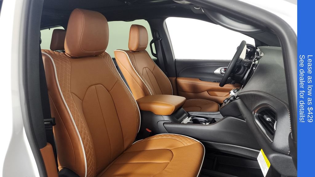 New 2026 Chrysler Pacifica Pinnacle FWD image 32
