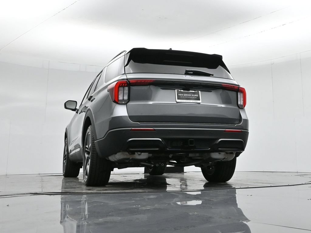 New 2026 Ford Explorer ST-Line w/ ST-Line Street Pack RWD image 54