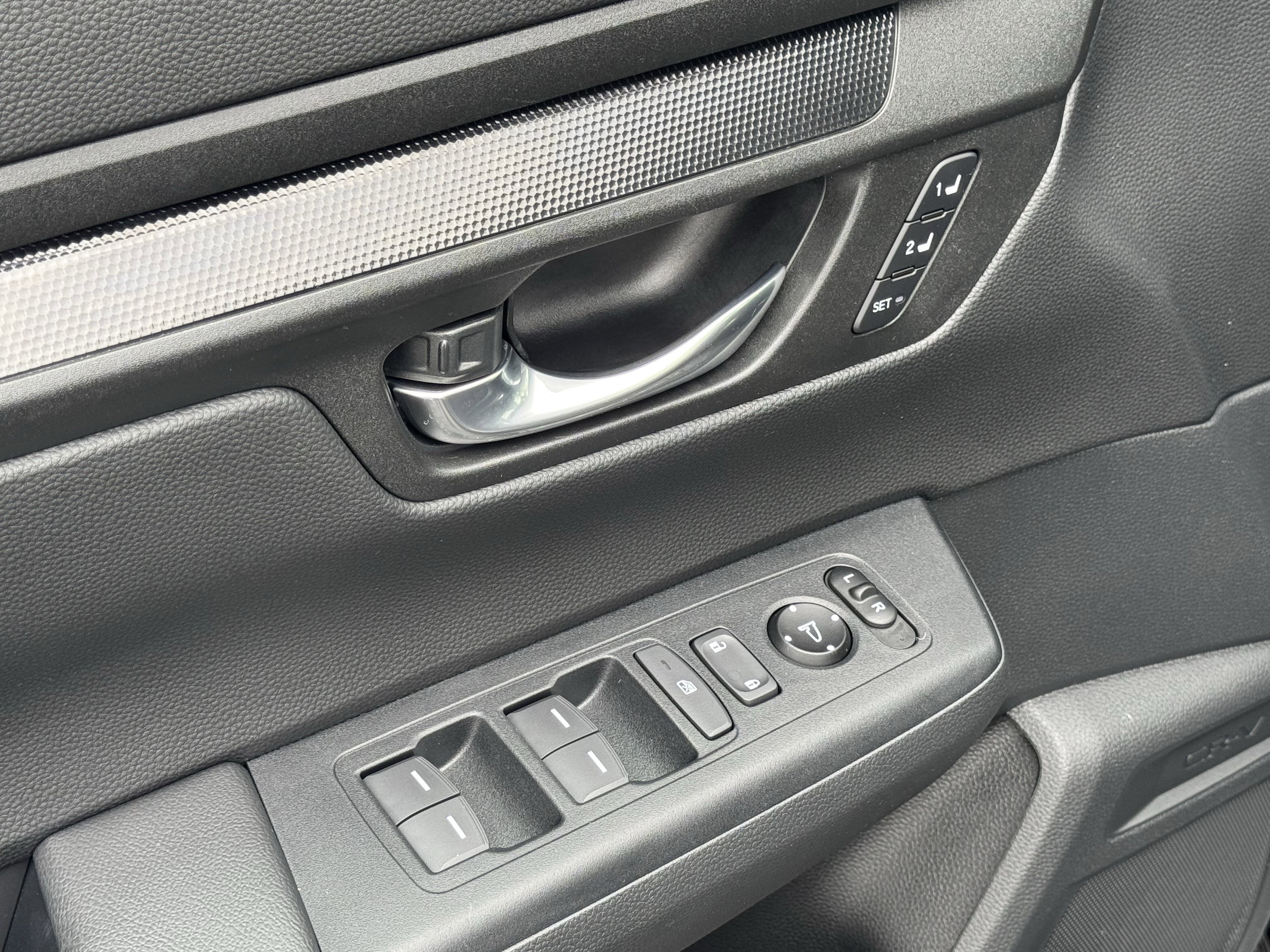 Used 2025 Honda CR-V Sport-L image 15