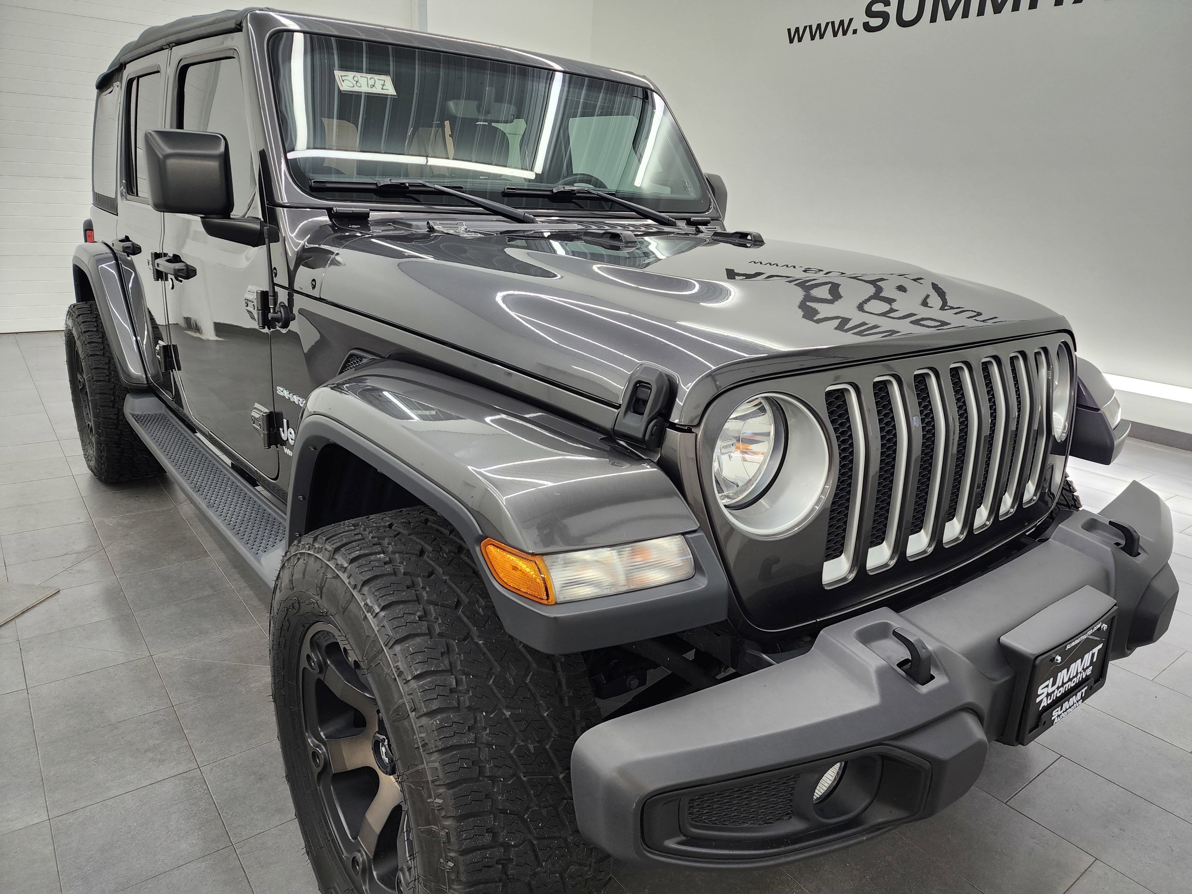 Used 2018 Jeep Wrangler Unlimited Sahara AWD/4WD image 2