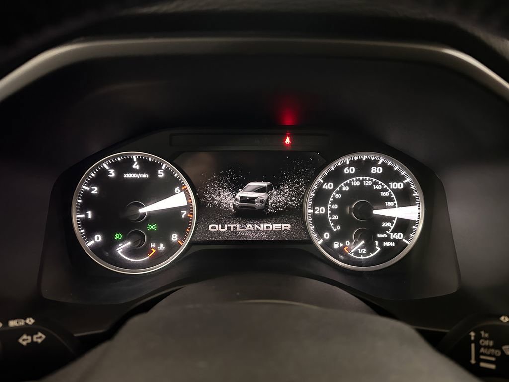 Used 2022 Mitsubishi Outlander SE AWD/4WD image 36