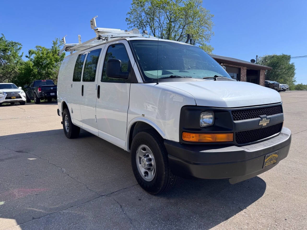 Used 2013 Chevrolet Express 2500 RWD image 3