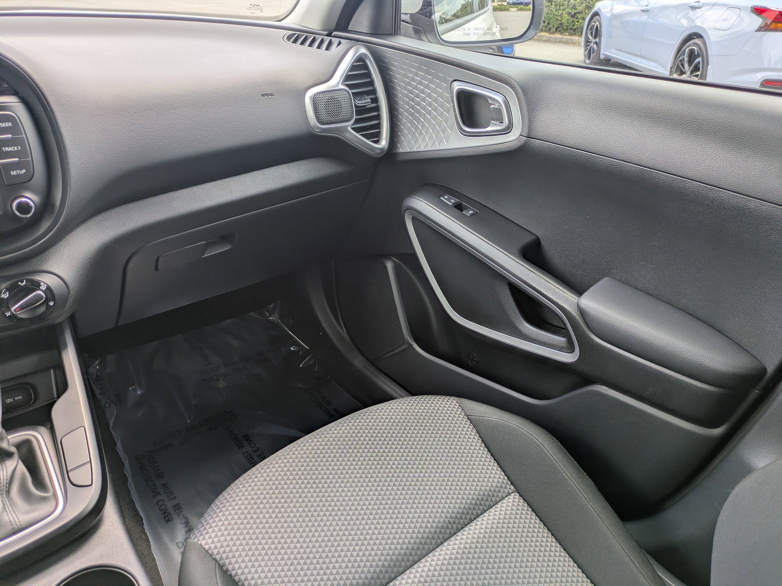 Used 2024 Kia Soul LX w/ Option Group 015 FWD image 17