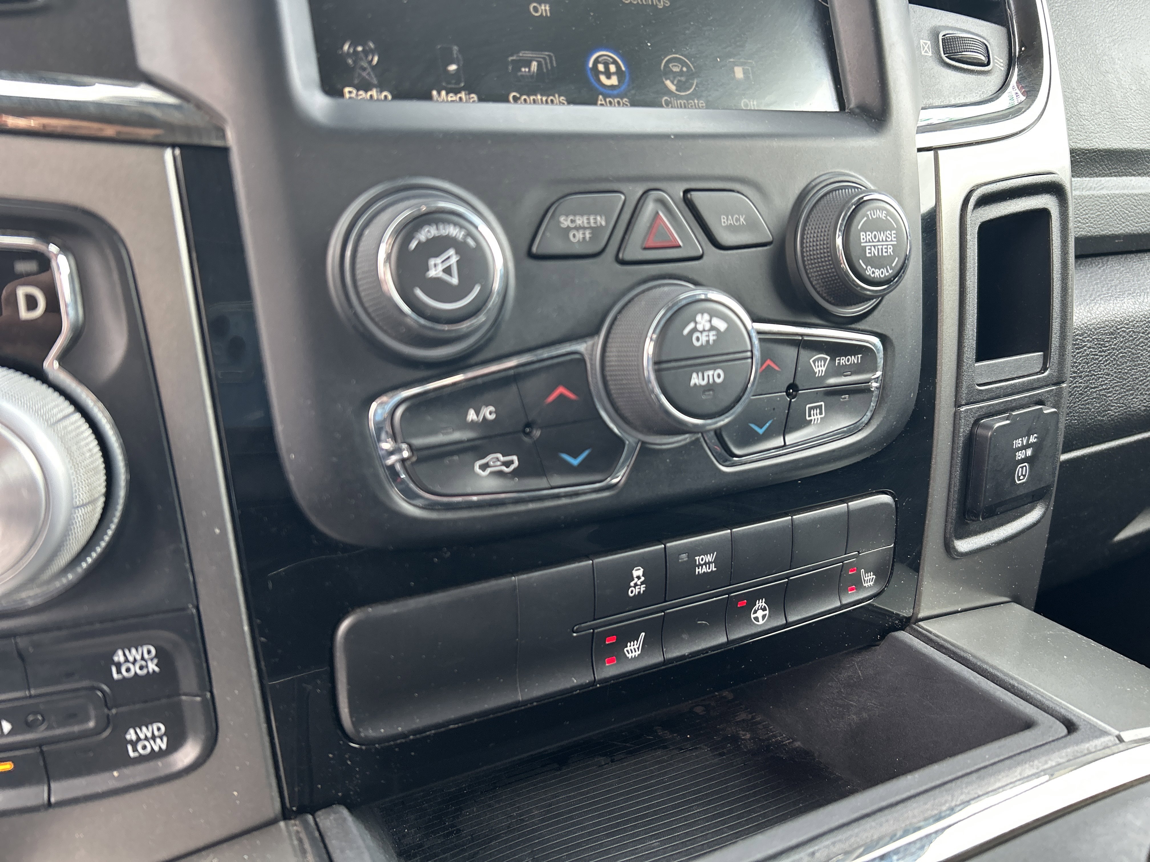 Used 2017 RAM 1500 Sport w/ Black Ram 1500 Sport Group image 19