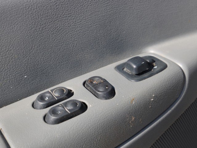 Used 2005 Ford E-150 and Econoline 150 RWD image 13