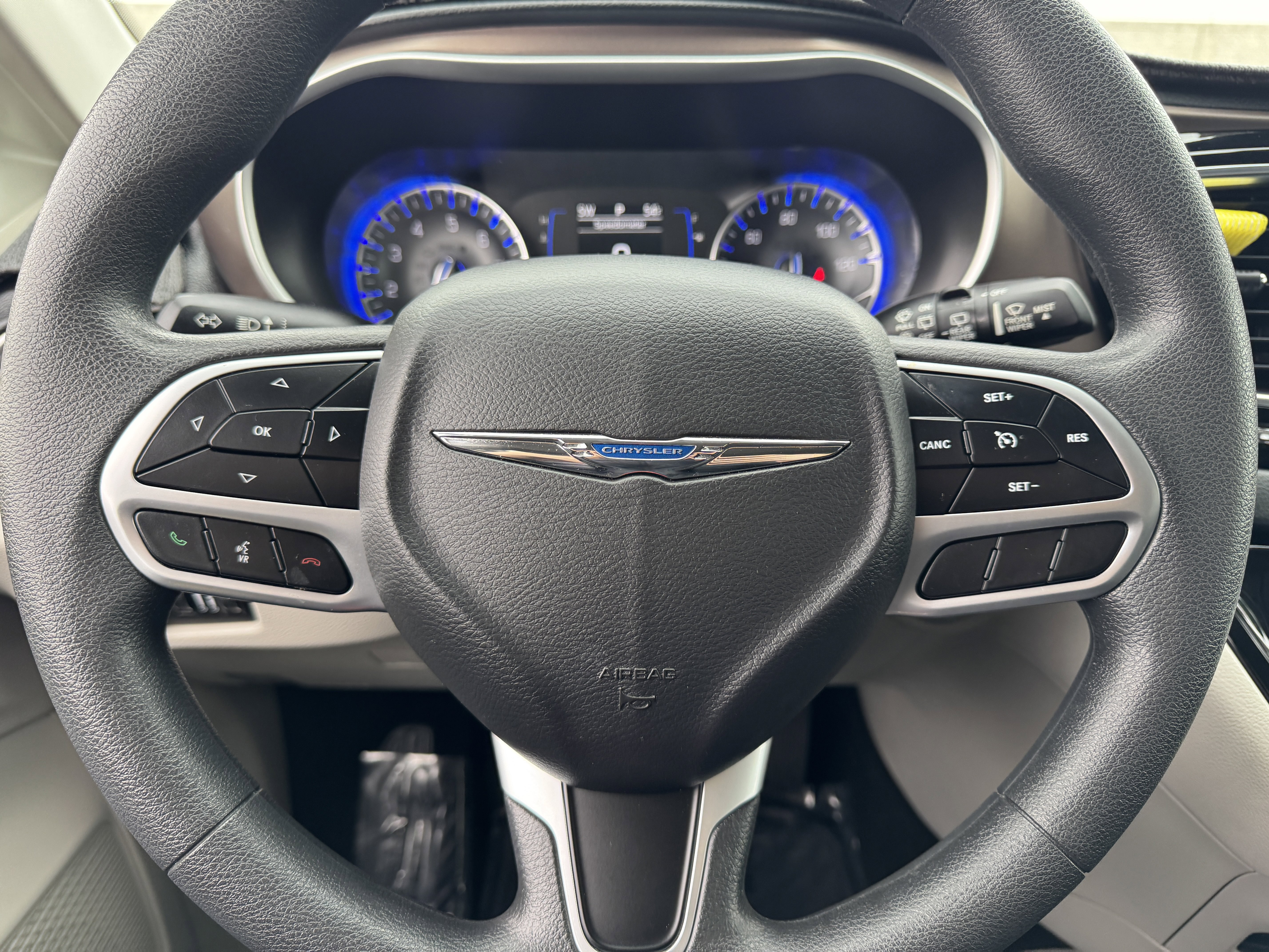 Used 2018 Chrysler Pacifica Touring Plus image 36