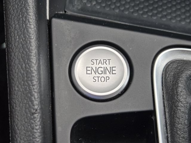 Used 2024 Volkswagen Jetta SE w/ Panoramic Sunroof Package FWD image 22