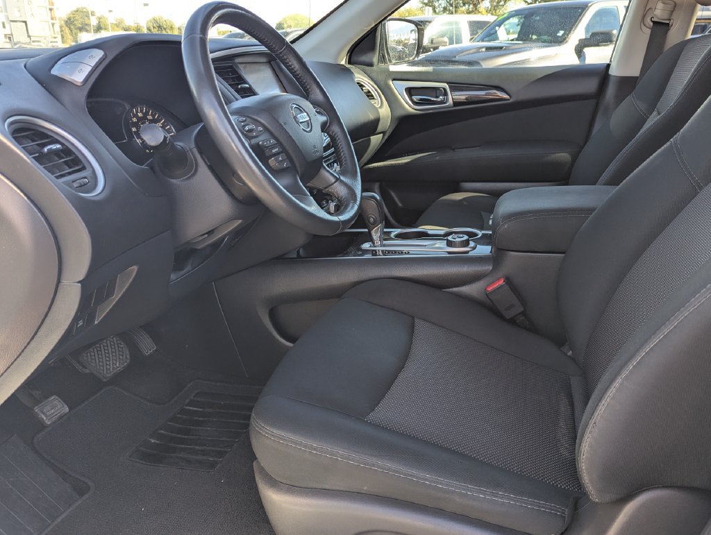 Used 2017 Nissan Pathfinder SV AWD/4WD image 25