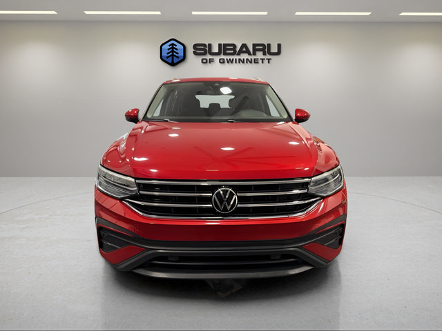 Used 2023 Volkswagen Tiguan SE w/ Panoramic Sunroof Package FWD image 8