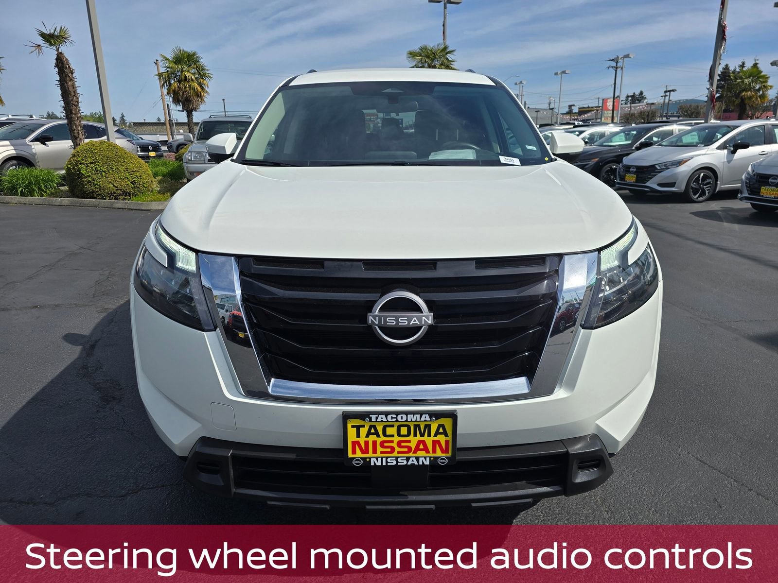 Used 2025 Nissan Pathfinder SV AWD/4WD image 9