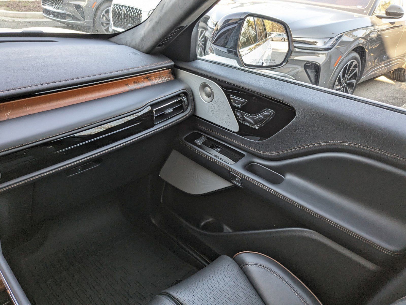 New 2025 Lincoln Aviator Black Label image 19