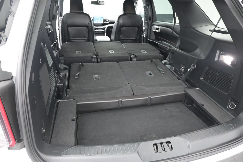 Used 2022 Ford Explorer ST-Line RWD image 11