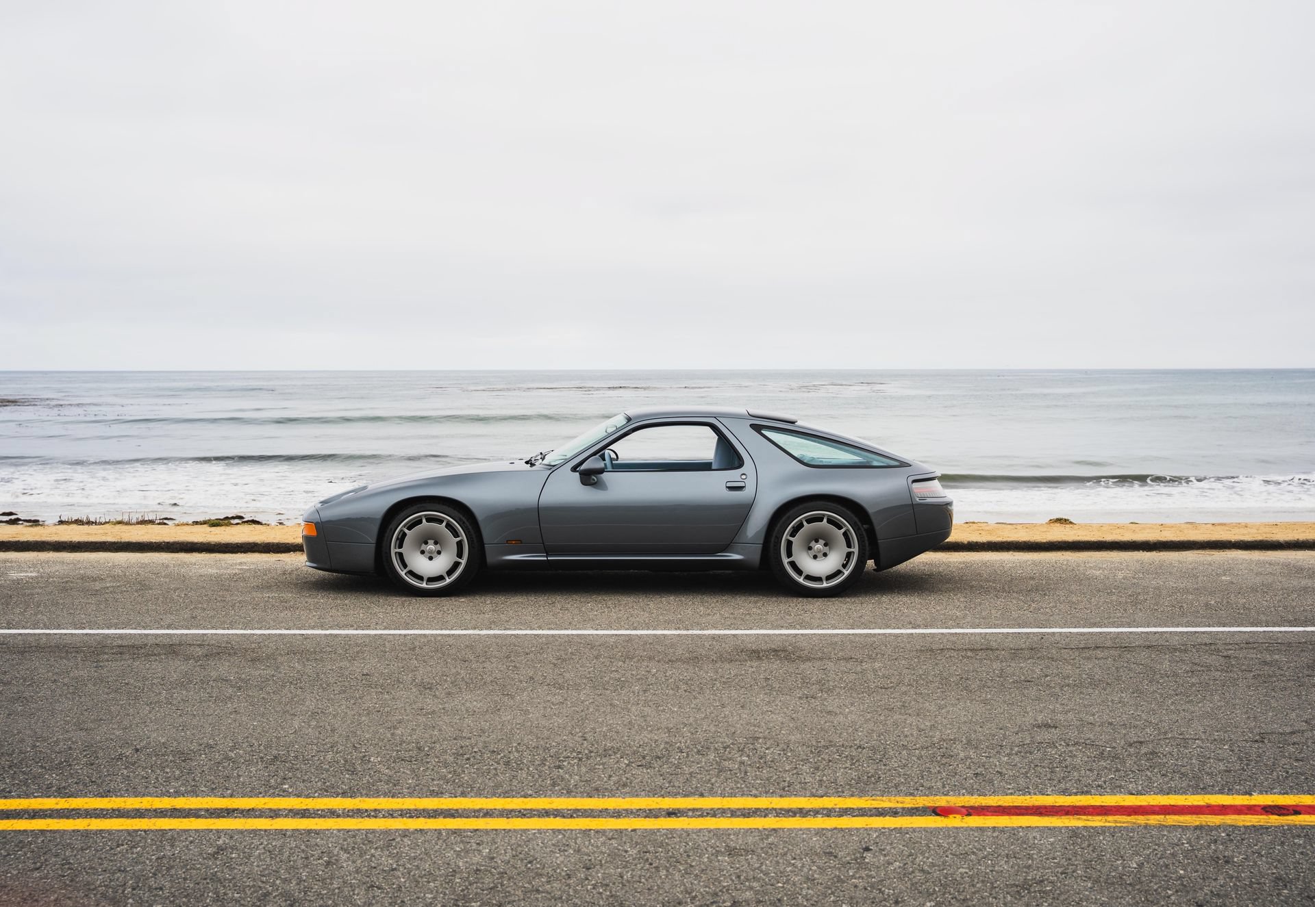 Used 2021 Ferrari 812 GTS RWD image 36