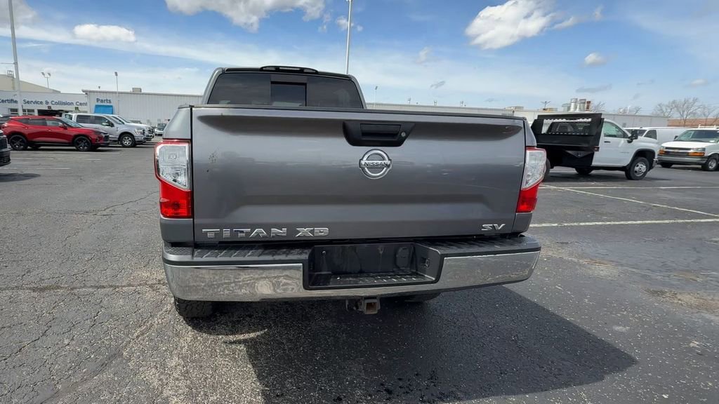 Used 2017 Nissan Titan SV RWD image 7