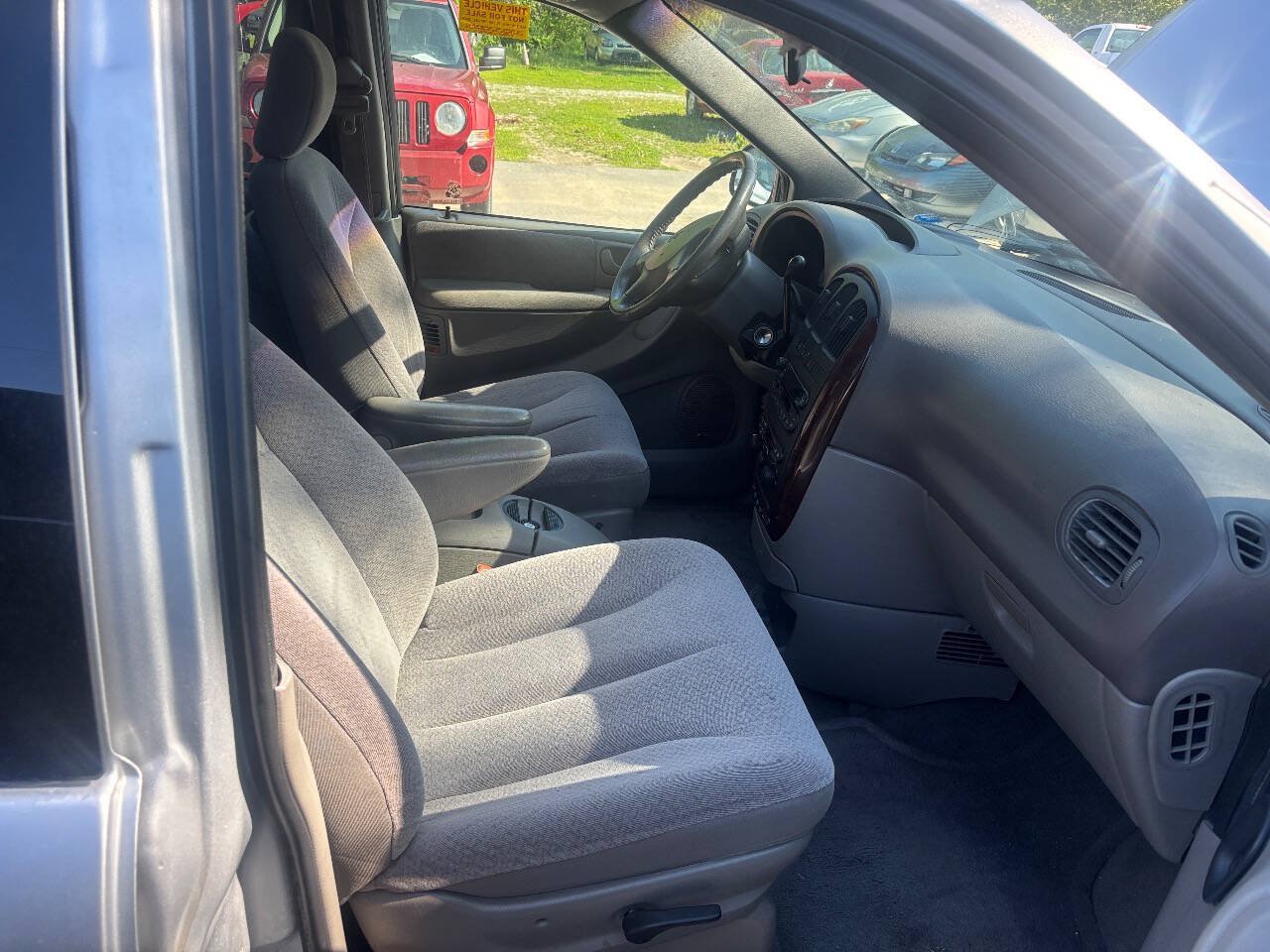 Used 2001 Dodge Grand Caravan Sport FWD image 13