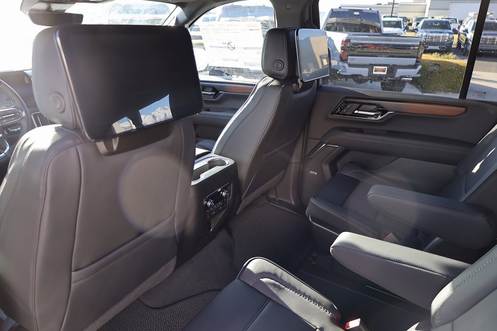 New 2026 GMC Yukon XL Denali w/ Denali Reserve Package image 18