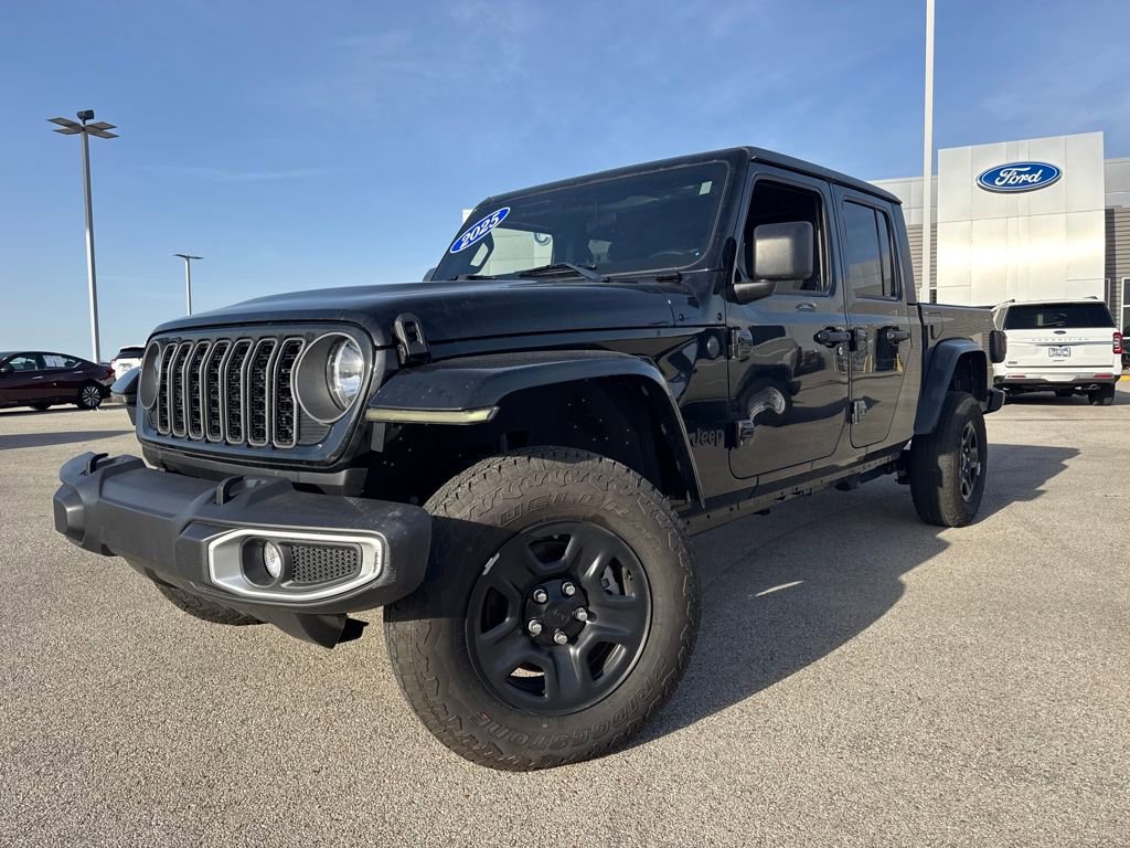 Used 2025 Jeep Gladiator Sport AWD/4WD image 1
