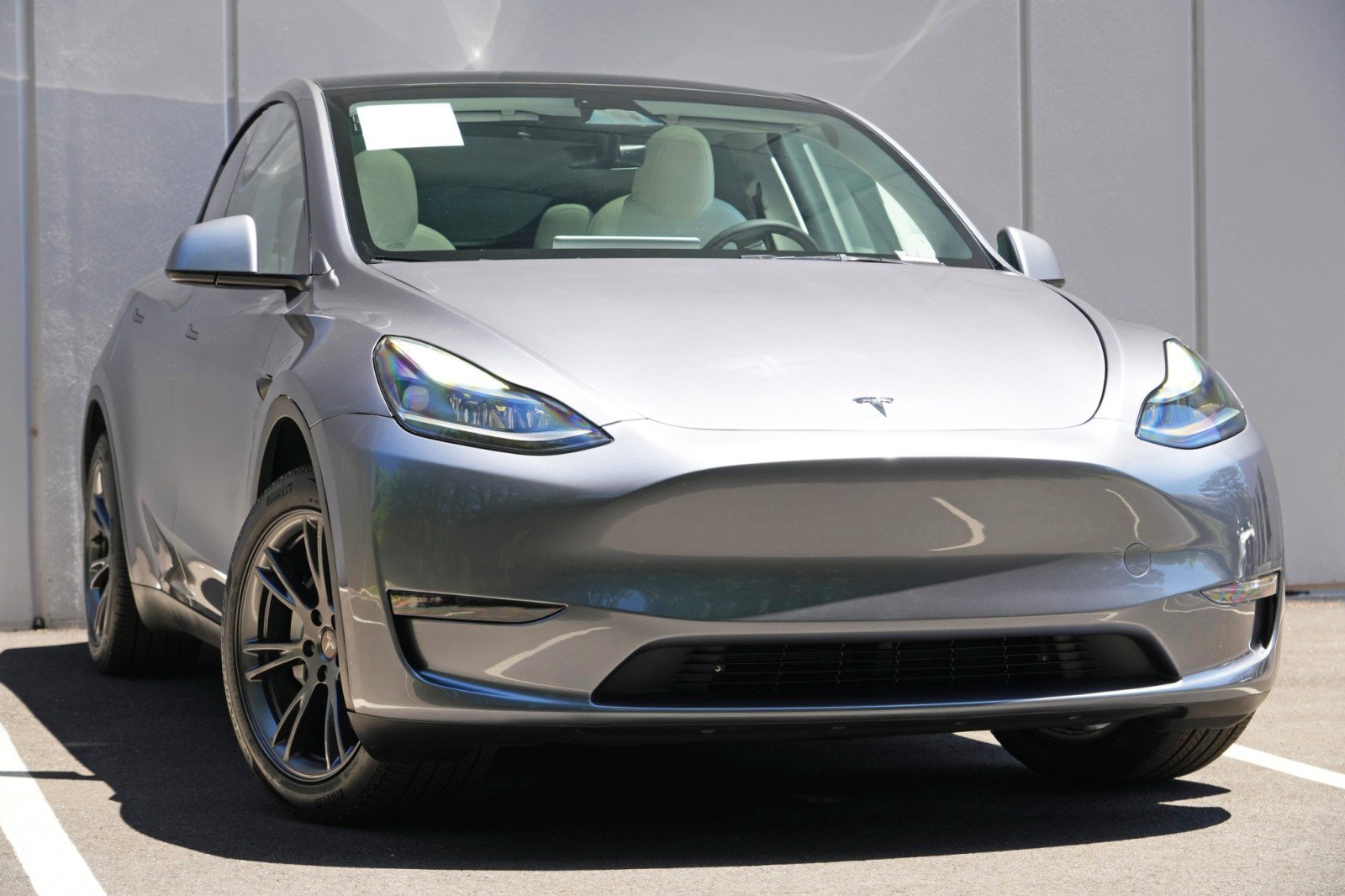 Used 2024 Tesla Model Y Long Range RWD image 4