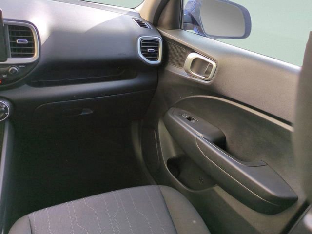 Certified 2023 Hyundai Venue SE w/ Cargo Package image 21