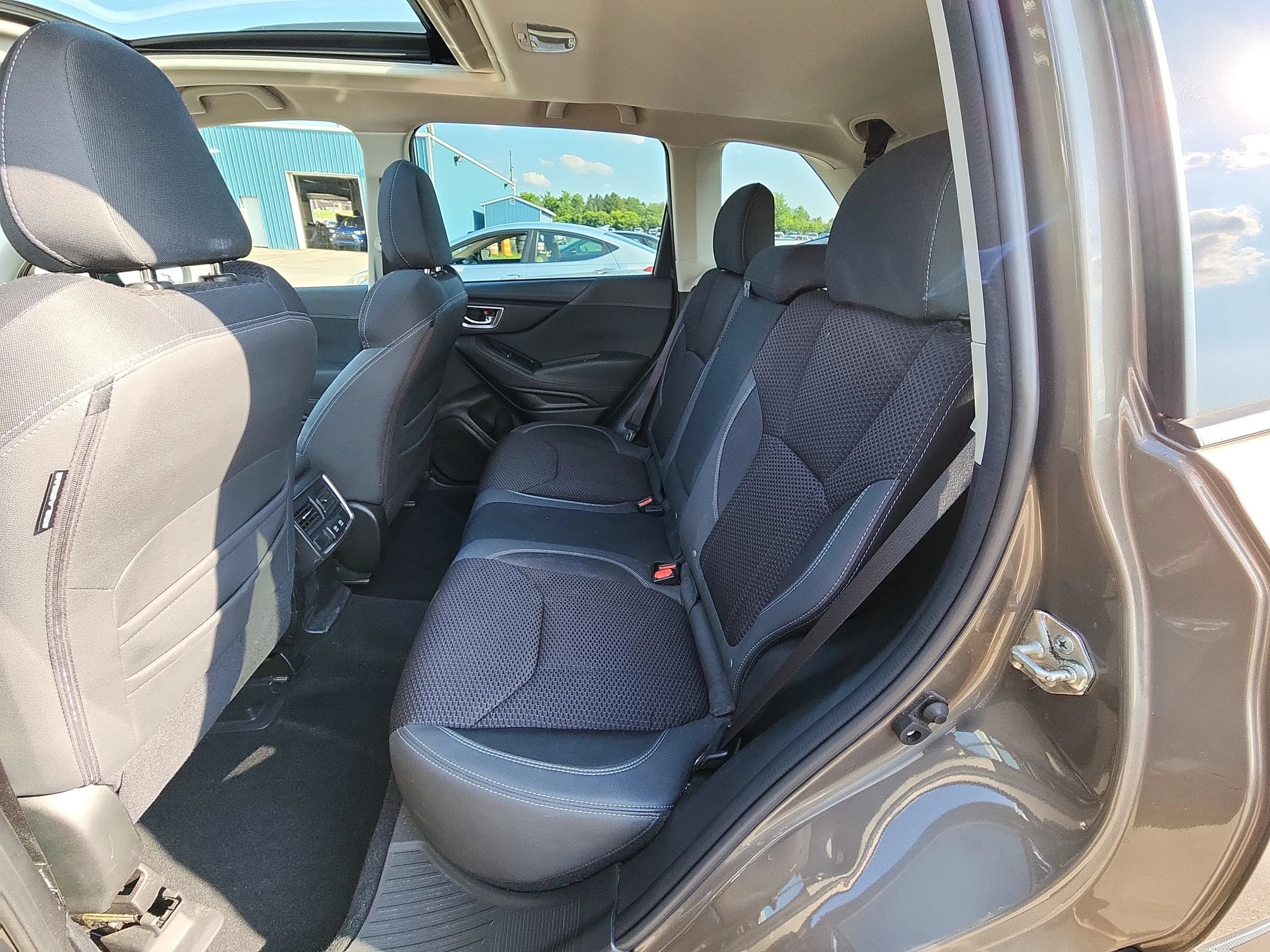 Used 2020 Subaru Forester Premium AWD/4WD image 6