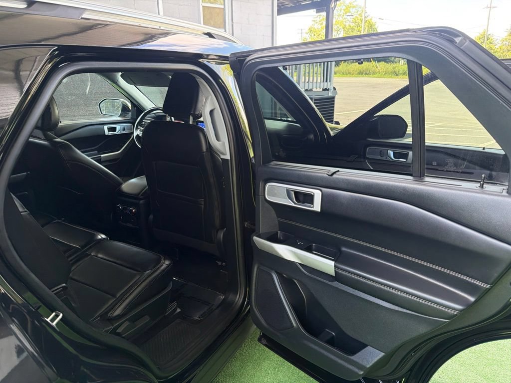 Used 2021 Ford Explorer Limited AWD/4WD image 40