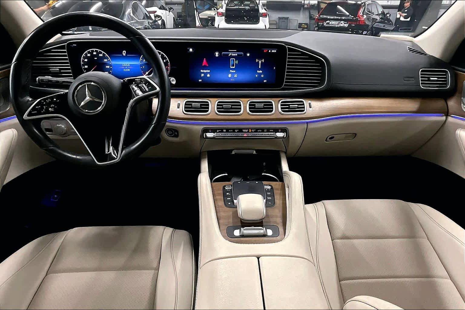 Used 2024 Mercedes-Benz GLS 450 4MATIC image 15