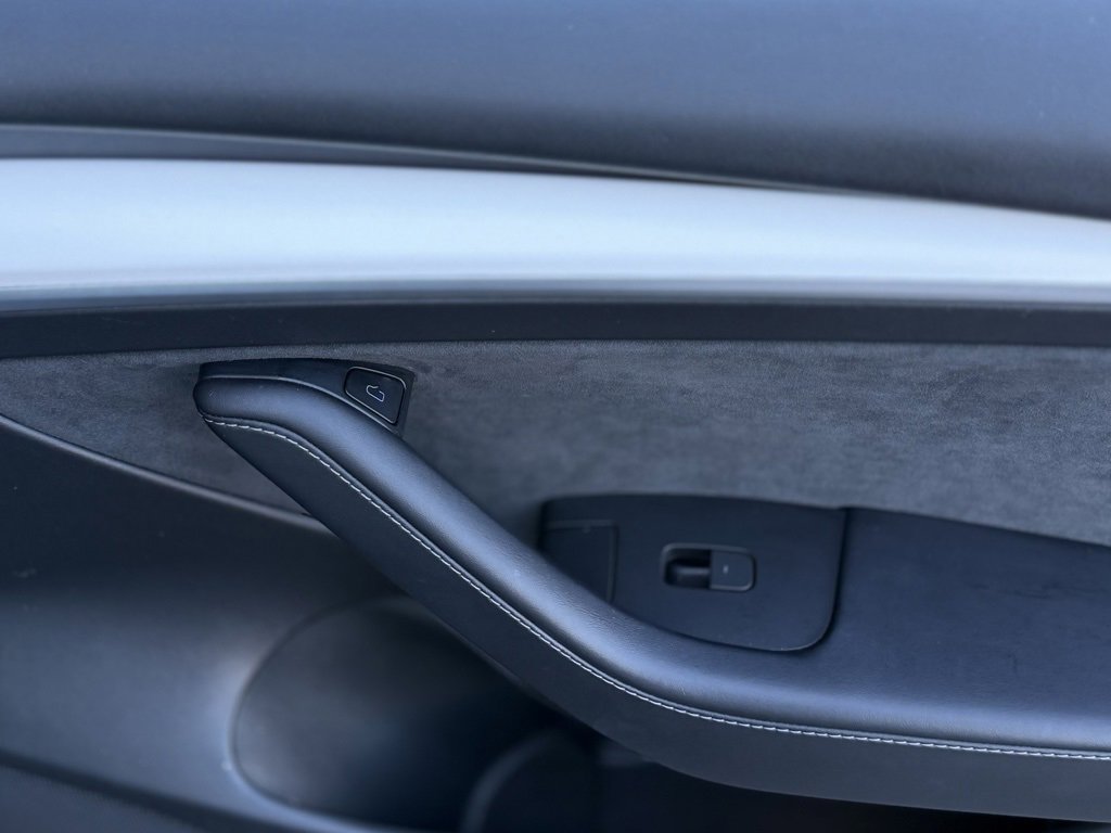 Used 2022 Tesla Model 3 Long Range image 37