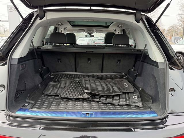 Used 2023 Audi Q7 2.0T Premium w/ Towing Package image 7