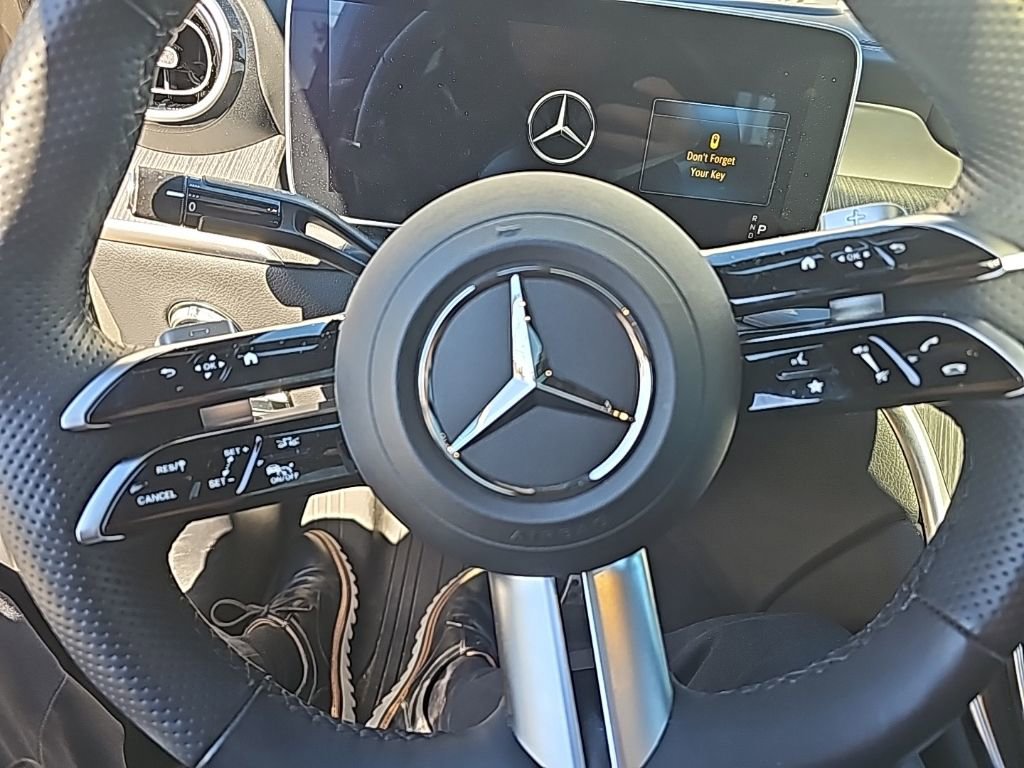 Used 2024 Mercedes-Benz GLC 300 4MATIC image 13