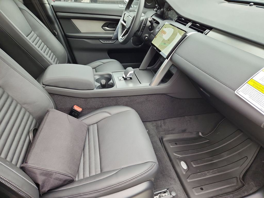 New 2026 Land Rover Discovery Sport Landmark AWD/4WD image 3