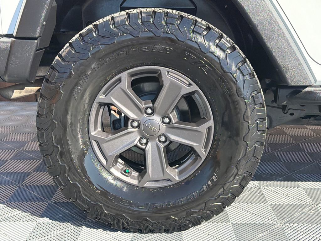 Used 2018 Jeep Wrangler Unlimited Rubicon image 16