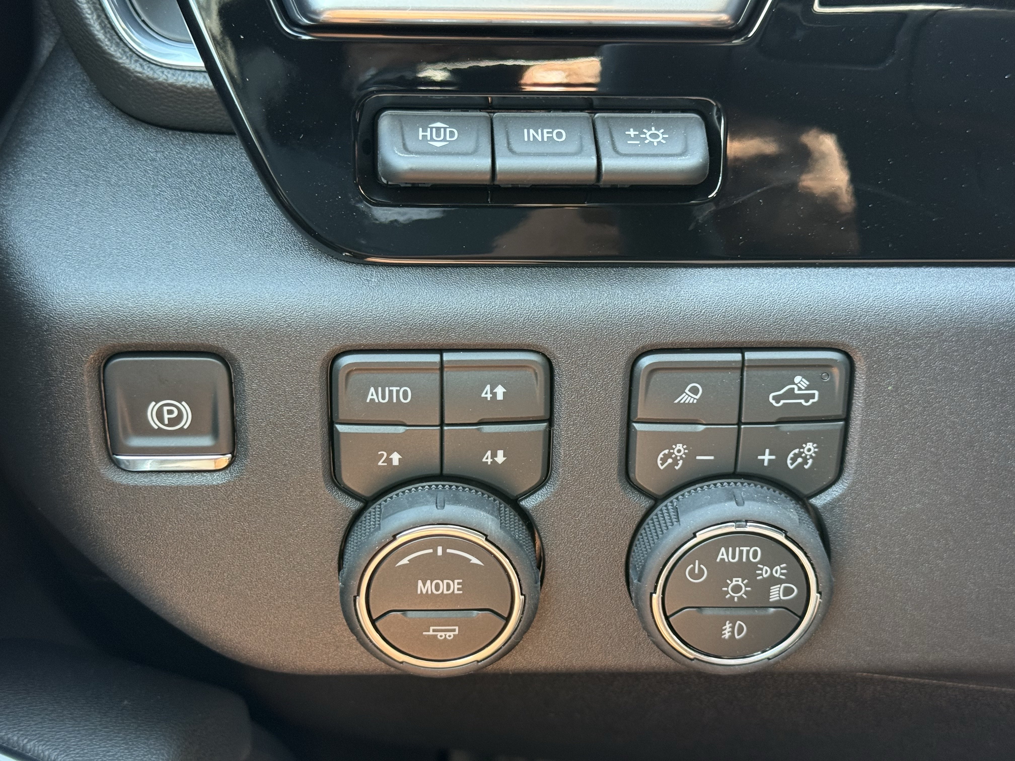 New 2026 Chevrolet Silverado 2500 High Country w/ High Country Premium Package AWD/4WD image 28