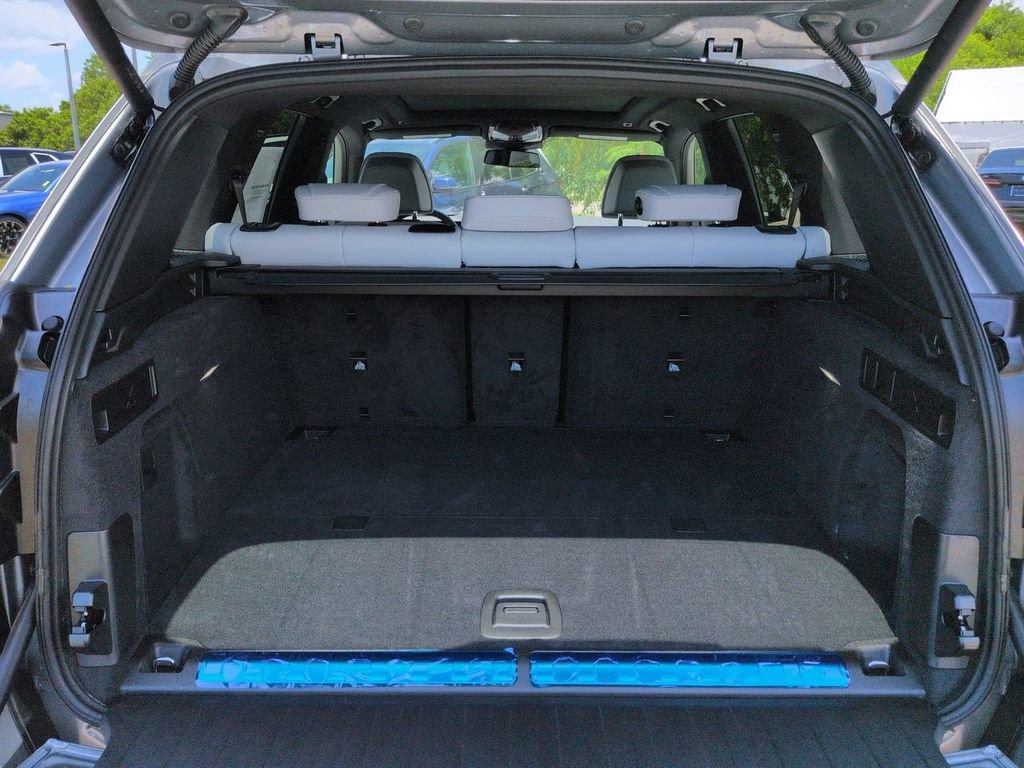 New 2026 BMW X5 xDrive50e w/ Climate Comfort Package AWD/4WD image 13
