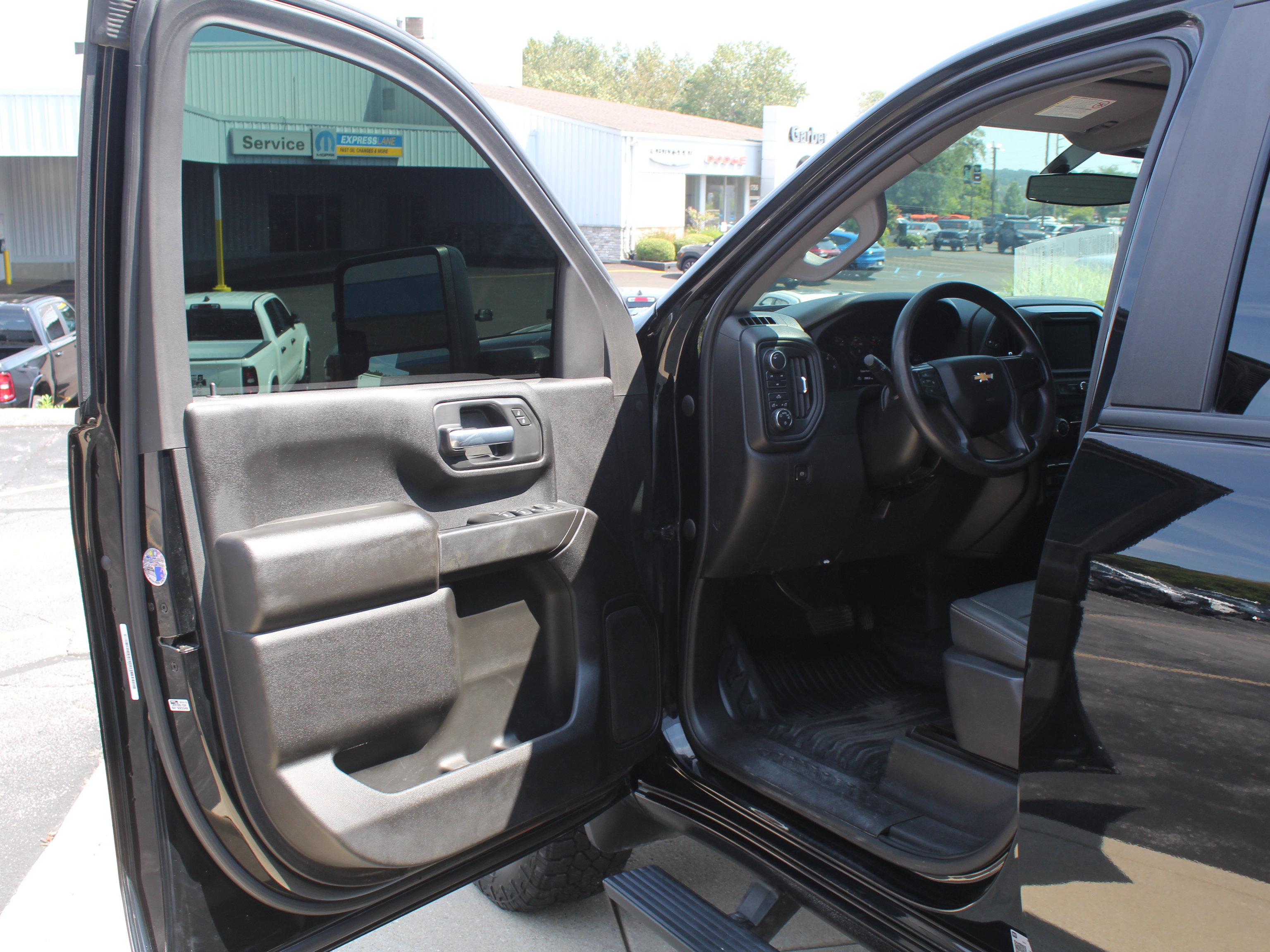 Used 2022 Chevrolet Silverado 2500 W/T w/ WT Convenience Package AWD/4WD image 11