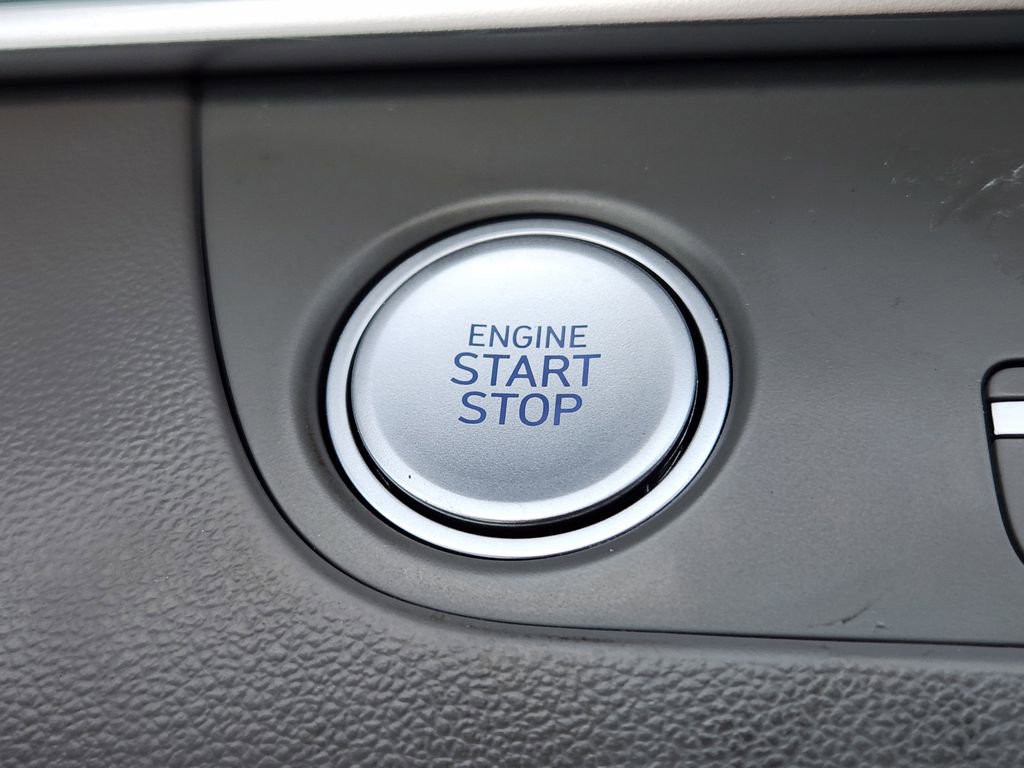 Used 2025 Hyundai Elantra SEL image 25
