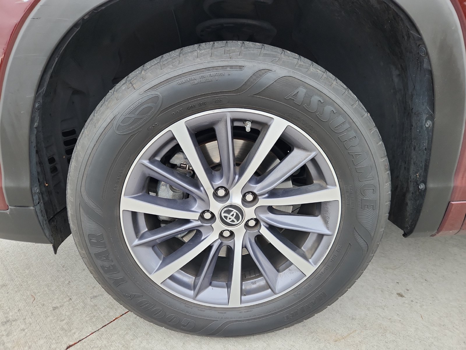 Used 2018 Toyota Highlander XLE FWD image 19
