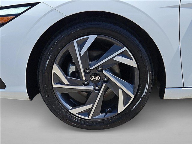 Used 2024 Hyundai Elantra Limited FWD image 23