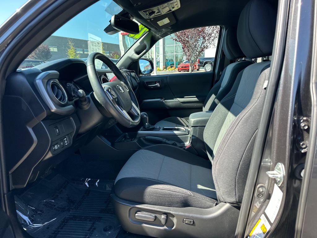 Certified 2023 Toyota Tacoma TRD Off-Road w/ Technology Package AWD/4WD image 12