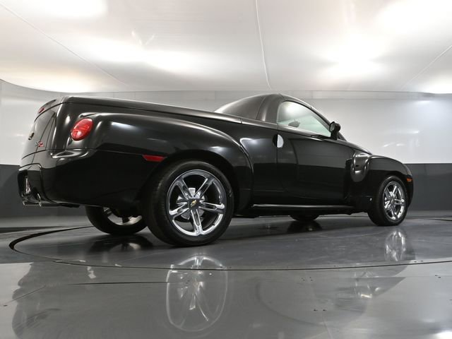 Used 2006 Chevrolet SSR w/ Preferred Equipment Group RWD image 39