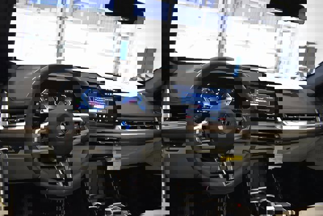 New 2026 BMW X1 xDrive28i w/ Technology Package image 25