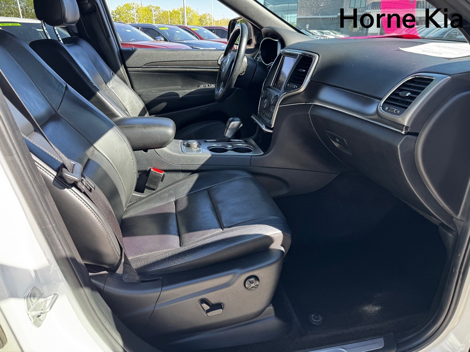 Used 2018 Jeep Grand Cherokee Limited w/ Luxury Group II image 24