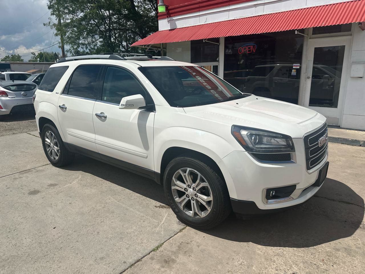 Used 2015 GMC Acadia SLT AWD/4WD image 2