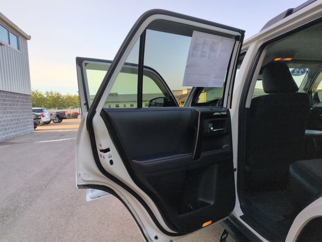 Used 2022 Toyota 4Runner TRD Off-Road AWD/4WD image 24