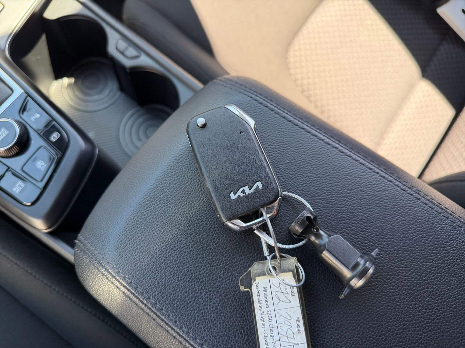 Used 2025 Kia Sportage LX image 21