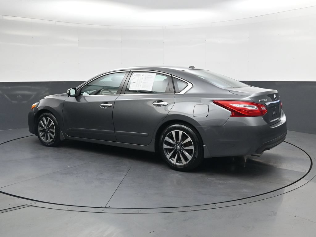 Used 2017 Nissan Altima 2.5 SV w/ Convenience Package FWD image 11
