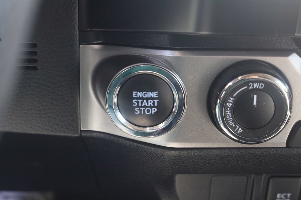 Used 2023 Toyota Tacoma SR5 AWD/4WD image 12