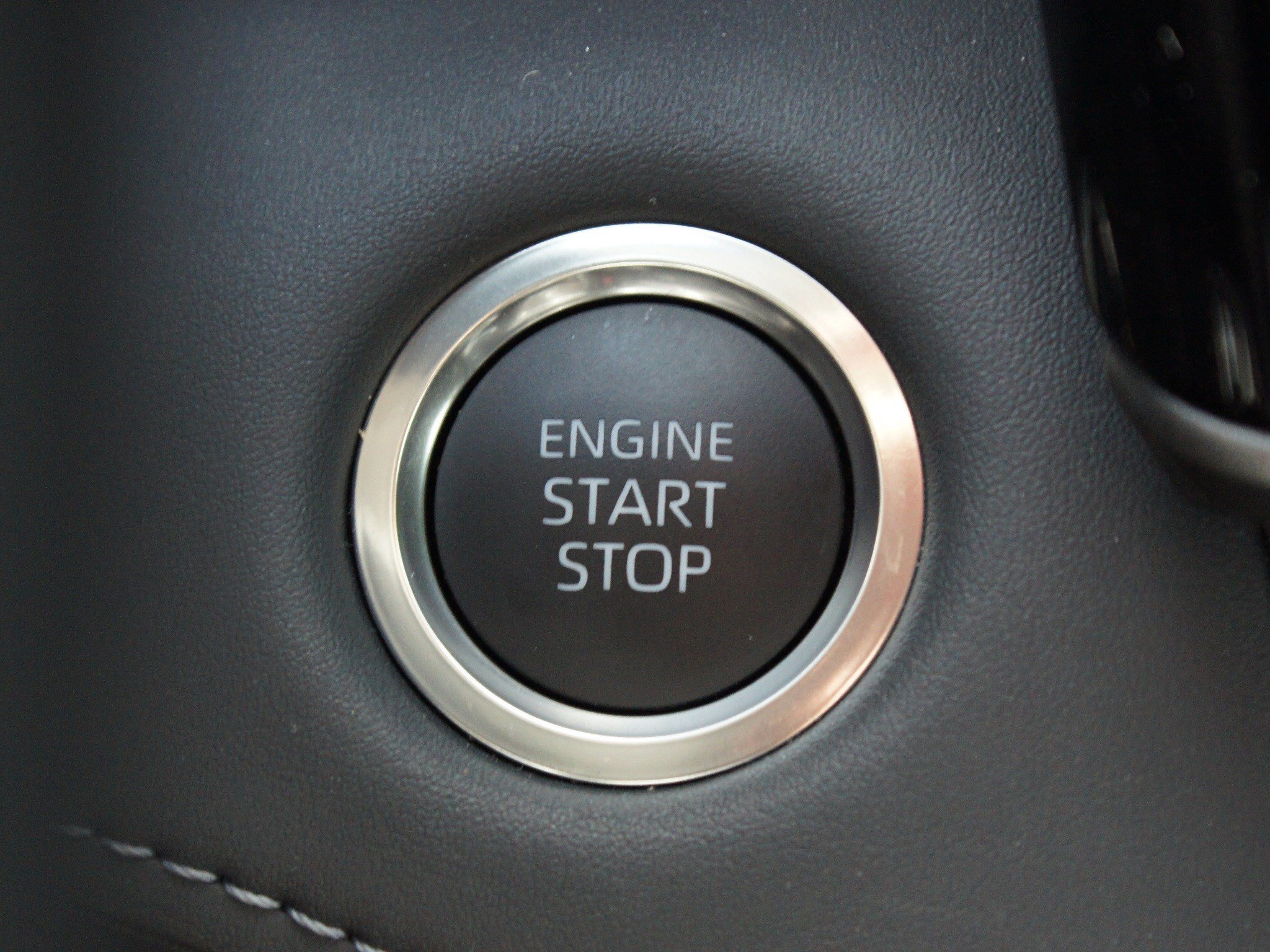 Used 2025 Toyota Highlander Limited AWD/4WD image 9