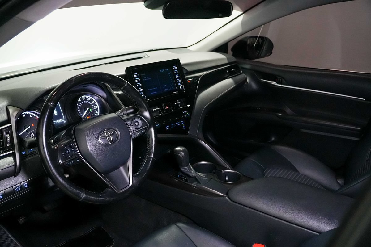 Used 2021 Toyota Camry SE FWD image 17