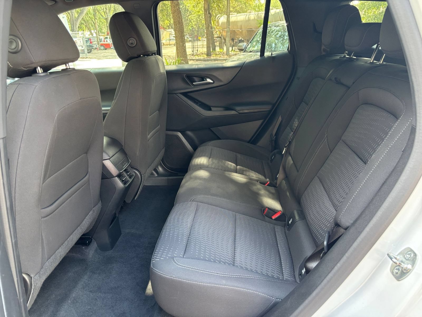 Used 2025 Chevrolet Equinox LT FWD image 38